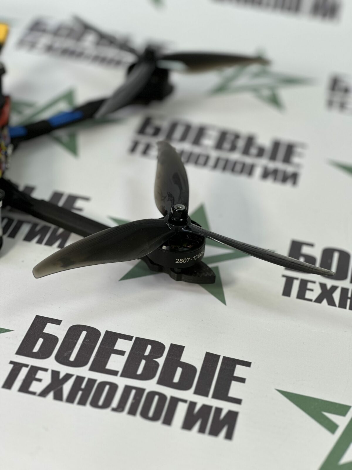 FPV Дрон «КВАРЦ» 10″ 4 мотора IMG 9597 416x555 - FPV Дрон «КВАРЦ» 10″ 4 мотора