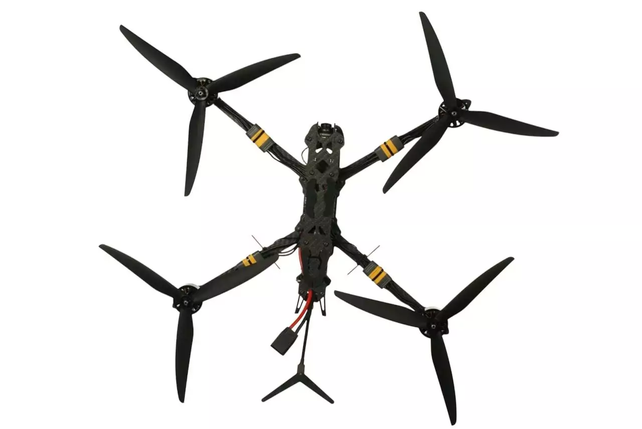 photo 2 2025 04 11 13 05 16 416x278 - FPV‑дрон "Икар 10" на оптоволокне (4 кг, дальность >15 км, 3115 900 KV, ERLS 915 + видео 1.2–6.1 ГГц)
