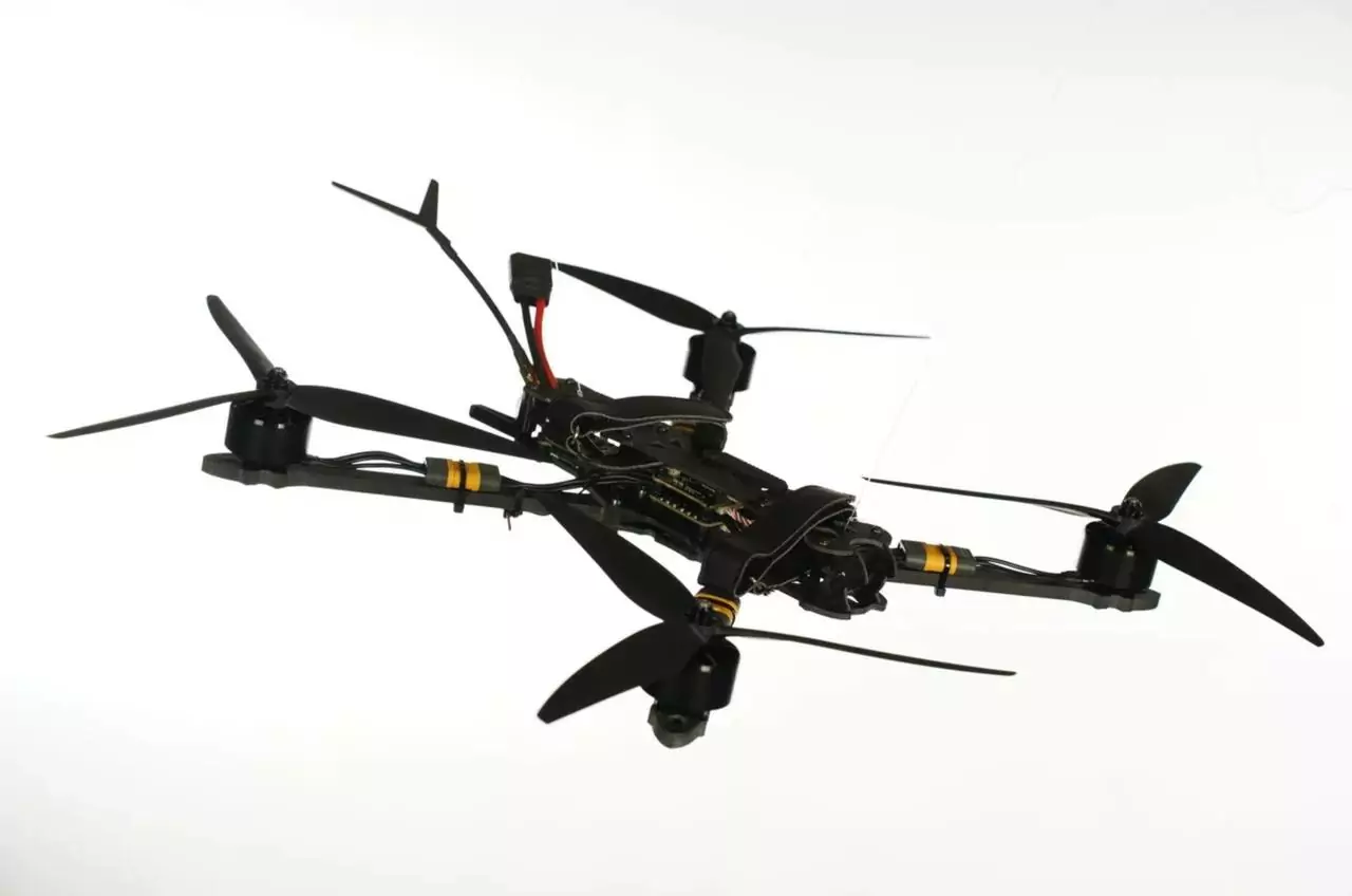 photo 3 2025 04 11 13 05 16 416x276 - FPV‑дрон "Икар 10" на оптоволокне (4 кг, дальность >15 км, 3115 900 KV, ERLS 915 + видео 1.2–6.1 ГГц)