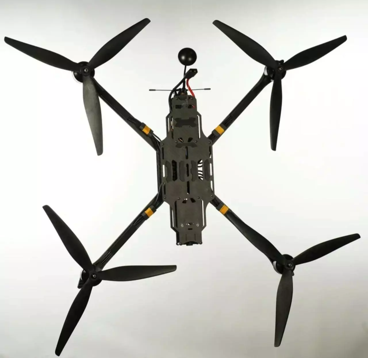 FPV дрон Прометей 15 на волокне (8–9 кг нагрузка, дальность > 20 км) photo 3 2025 04 11 17 47 48 416x404 - FPV дрон Прометей 15 на волокне (8–9 кг нагрузка, дальность > 20 км)